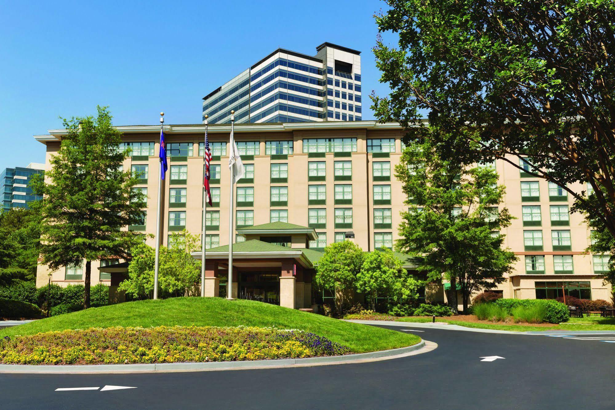 Hilton Garden Inn Atlanta Perimeter Center Exterior photo